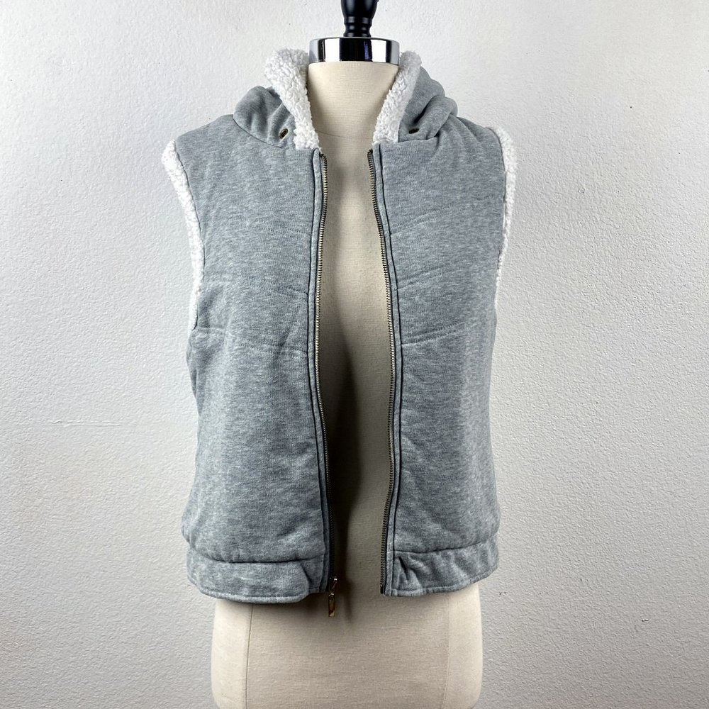 Victoria Secret Plush & Lush Sherpa Hooded Vest Grey & White Size Med Zip Front